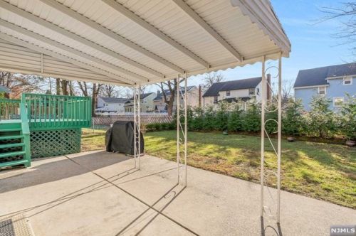 284 Howell Rd, Englewood NJ  07631-2106 exterior