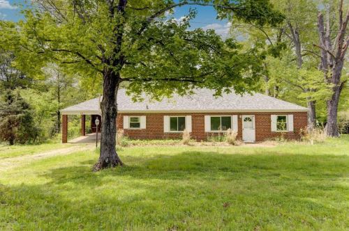 6168 Brierly Creek Rd, Cincinnati, OH 45247-5868
