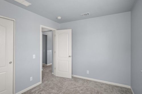 4237 Ivory Ln, Turlock CA  95382-7430 exterior