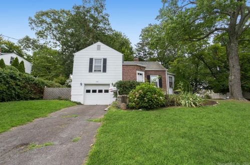162 Ridge Park Ave, Stamford, CT 06905-2615