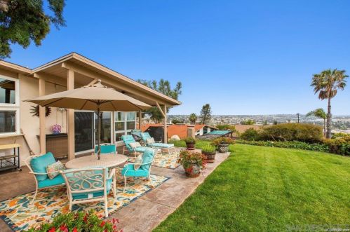 5022 Pacifica Dr, San Diego CA  92109-1502 exterior