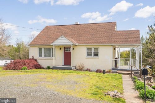 1733 Swamp Pike, Gilbertsville, PA 19525-9704