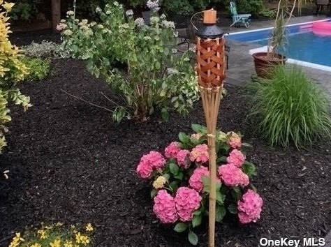 121 Stethem Dr, South Setauket NY  11720-4083 exterior