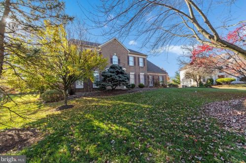 316 Centennial Dr, Blue Bell PA  19422-3219 exterior