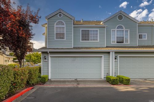 530 Torrey Pine Ln, Santa Rosa, CA 95407-5494