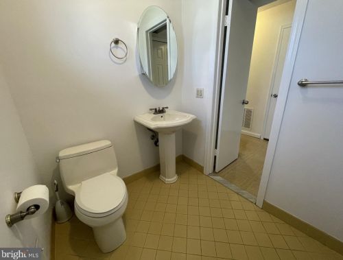 7 Nettletree Dr, Trenton NJ 08638-1818 exterior