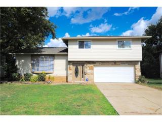 1253 Skyline Dr, Cleveland OH  44131-1647 exterior