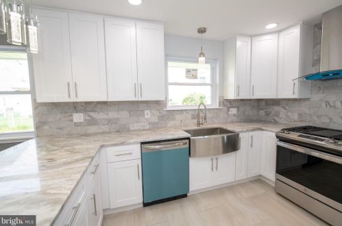 1865 Greymont St, Philadelphia PA  19116-3829 exterior