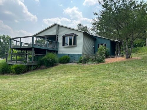 322 New England Hill Rd, Shawnee, OH 43782-9735