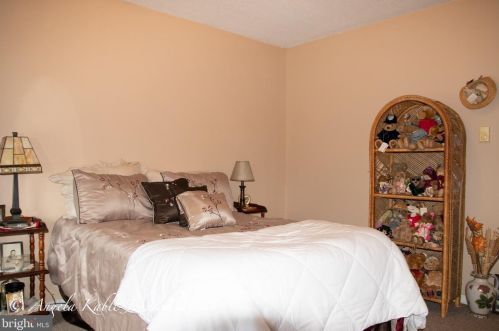 34 Mallard Ct, Charles Town WV  25414-5804 exterior