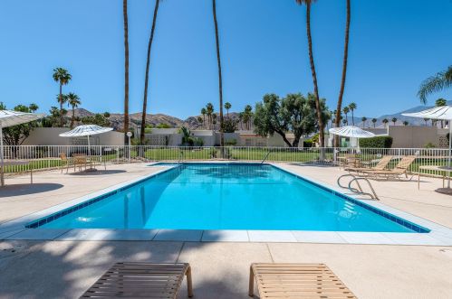 1848 Sandcliff Rd, Palm Springs CA  92264-4844 exterior