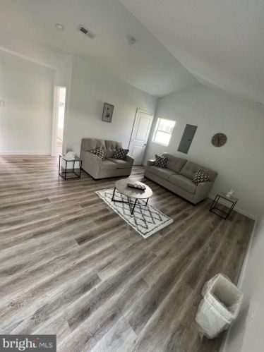 55 Middlebury Ln, Willingboro NJ  08046-2931 exterior