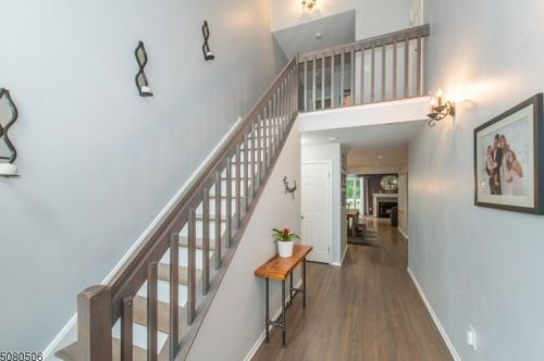 64 Edgefield Dr, Greystone Park, NJ 07950-1969