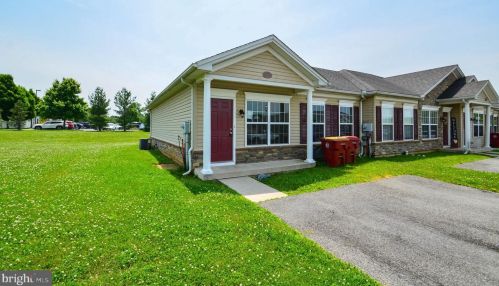 222 Huntington Ln, Easton PA  18040-8485 exterior