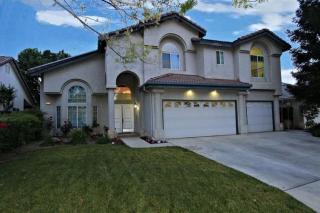 8876 Woodrow Ave, Fresno, CA 93720-3931