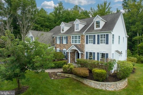 12 Clemson Dr, Boothwyn, PA 19060-1621