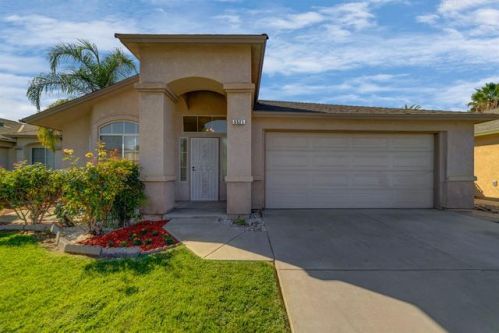 5521 Oswego Ave, Fresno, CA 93722-2530