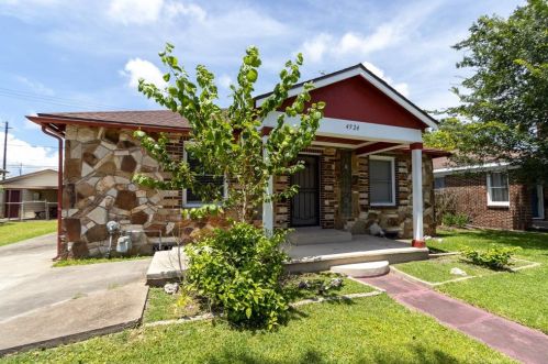 4924 Austin Dr, Galveston, TX 77551-4531