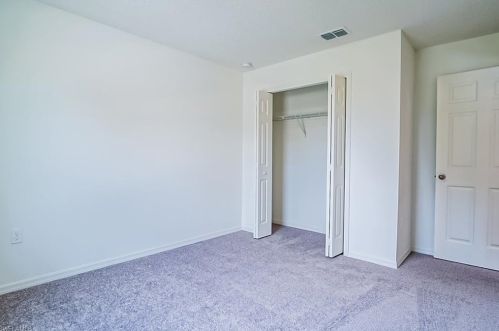 2910 24 St, Lehigh Acres FL 33976-3831 exterior