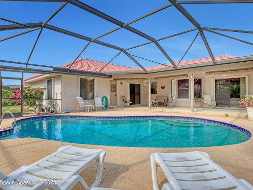 705 Casa Grande Dr, Melbourne, FL 32940-7004