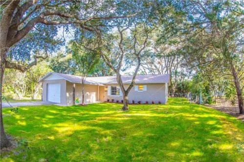 27700 Lois Dr, Tavares, FL 32778-9607