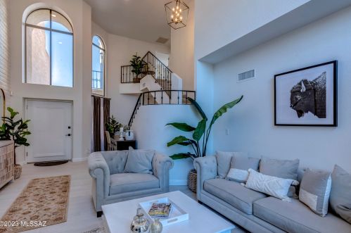 6480 Green Briar Dr, Tucson, AZ 85718-2642