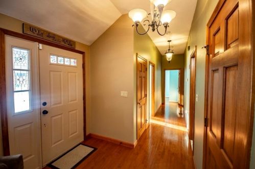 31 Jerome St, Berkley MA 02779-1121 exterior