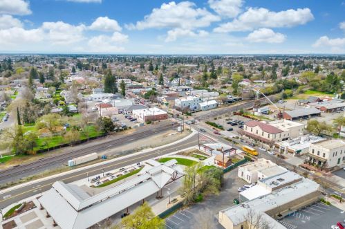 9020 Grove St, Elk Grove CA  95624-2318 exterior