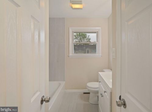 237 Grand Ave, Blenheim NJ  08012-3843 exterior