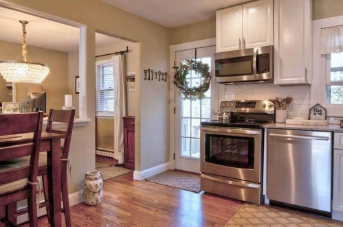 95 Parkside Ave, Miller Place NY  11764-3121 exterior