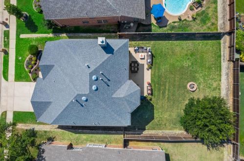 4216 Sharondale Dr, Lewisville TX  75022-0958 exterior