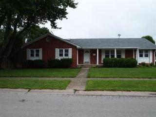 126 Woodmont Dr, Paris, KY 40361-2123