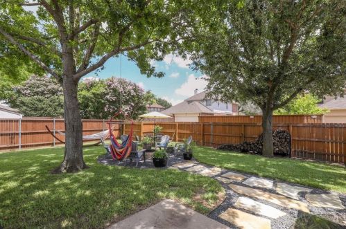 1424 Suzanne Dr, Allen TX  75002-5881 exterior