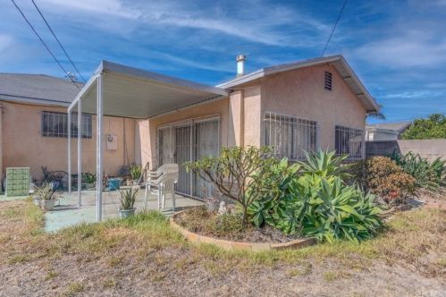 953 Myrrh St, Compton CA  90220-2910 exterior