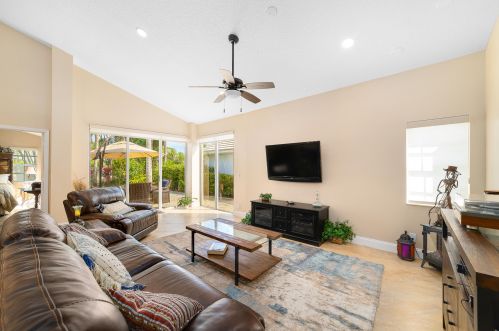 930 Dickens Pl, West Palm Beach, FL 33411-1864