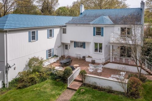 1355 Yahres Rd, Hermitage PA  16146-3643 exterior