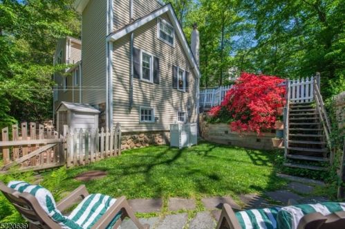 21 Lagoon Trl, Kinnelon NJ  07405-3310 exterior