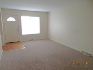 2382 Echo Valley Dr, Cuyahoga Falls OH  44224-2730 exterior