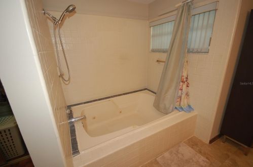 536 White River Dr, Orlando FL  32828-8938 exterior