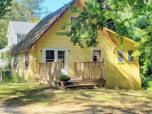 130 Oak Dr, Baiting Hollow, NY 11933-1102