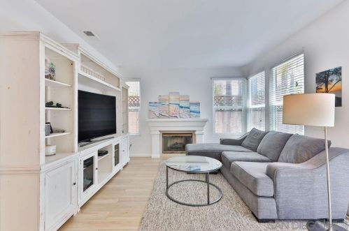 4373 Corte De La Fonda, San Diego CA  92130-2126 exterior