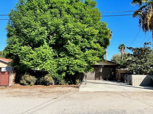 25072 De Wolfe Rd, Santa Clarita, CA 91321-3400