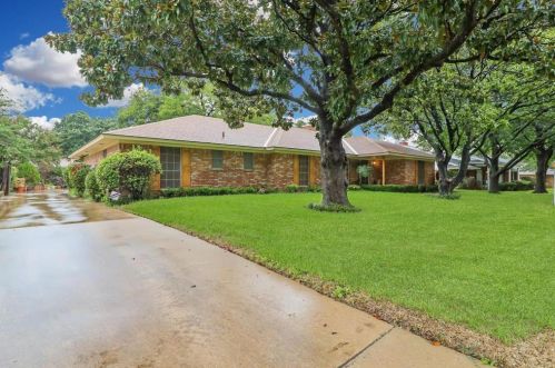 4304 Balboa Dr, Fort Worth, TX 76133-5406