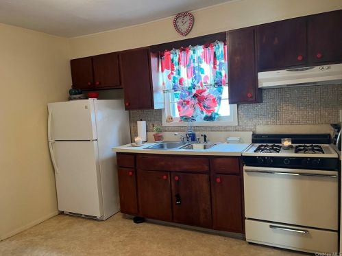 208 8th Ave, Mount Vernon NY  10550-1115 exterior