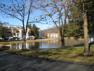 127 Stone Bridge Sq, Chappaqua, NY 10514-3717