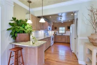1100 Woodvale Dr, Nashville, TN 37204-3941