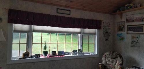 23 Honeycomb Ln, North Haven CT  06473-1005 exterior