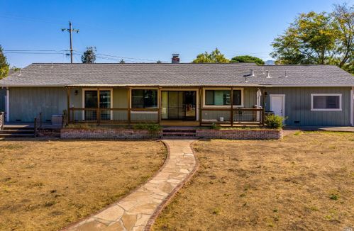 2294 Chester Dr, Penngrove CA  94951-9529 exterior