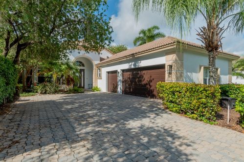 8156 Spyglass Dr, West Palm Beach, FL 33412-2444