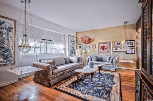 7 Tarn Ct, Deer Park NY  11729-6221 exterior